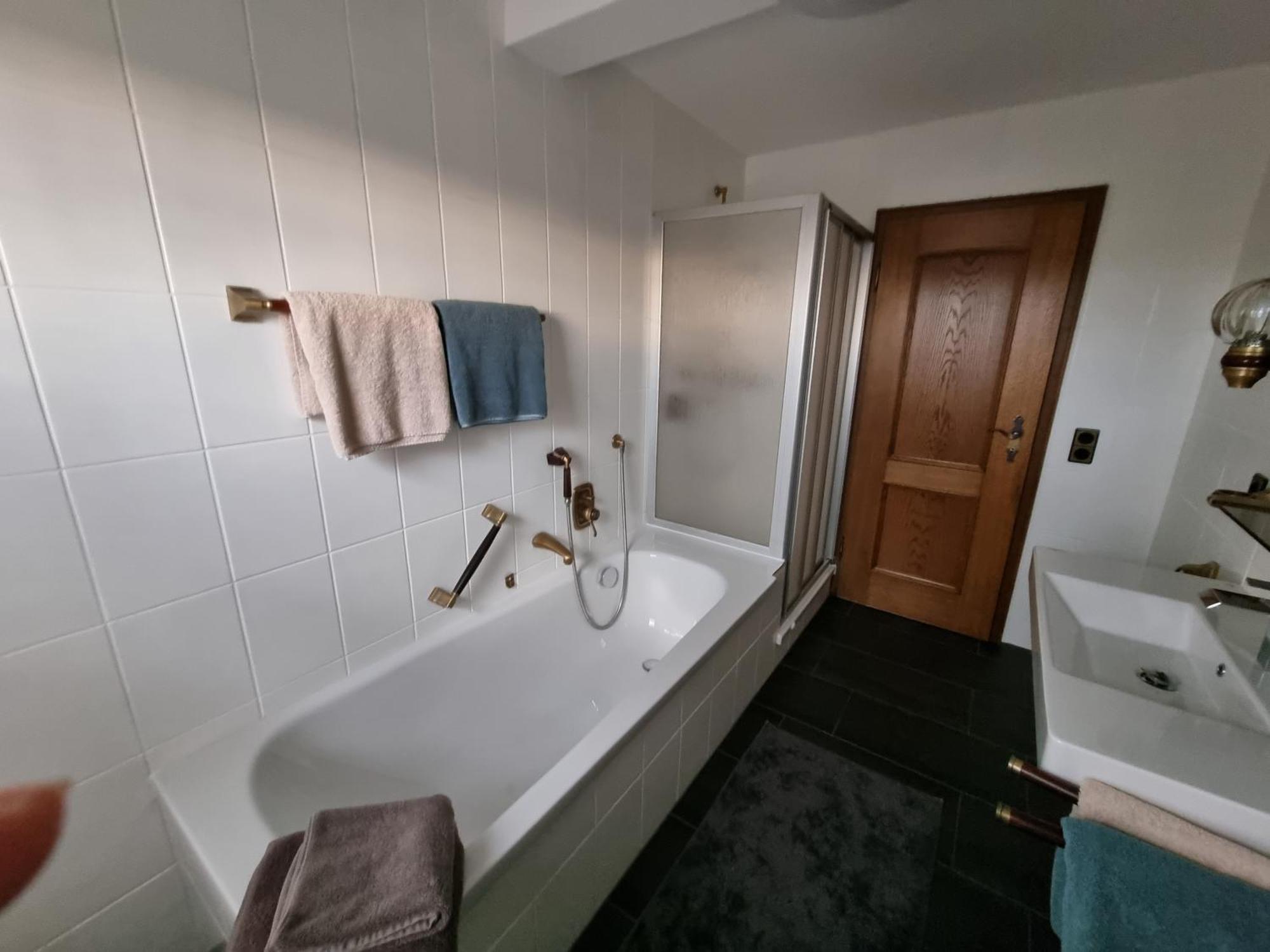 120 Apartment *